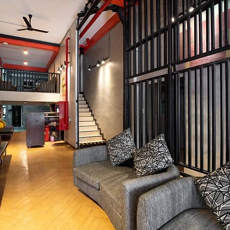 Buri Hostel Бангкок Экстерьер фото