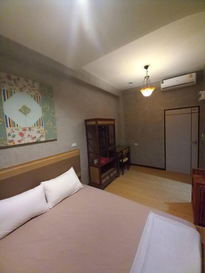 Buri Hostel Бангкок Экстерьер фото