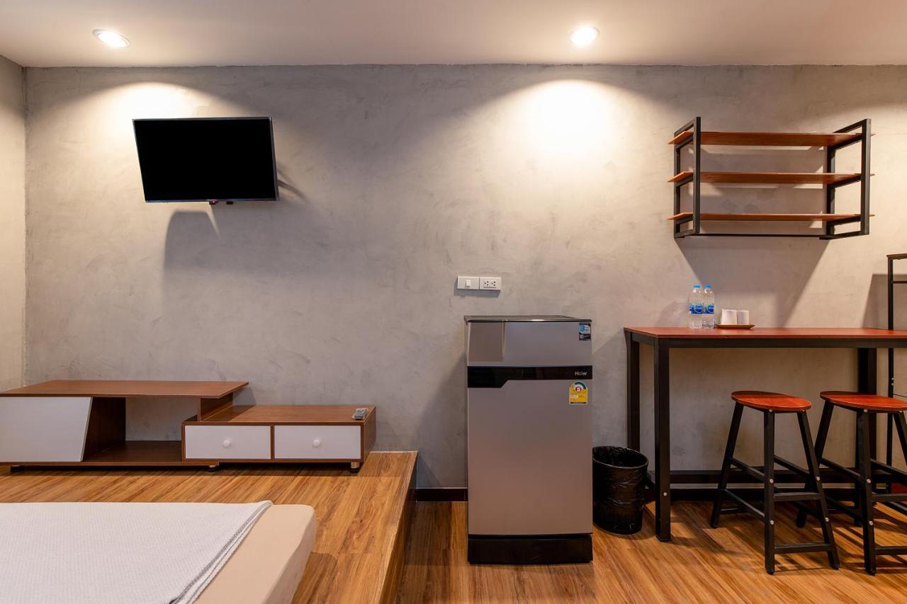Buri Hostel Бангкок Экстерьер фото